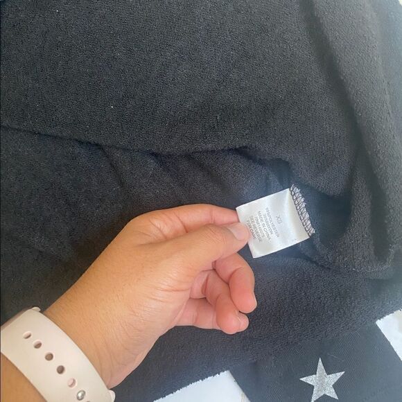 [theo & spence] star sweatshirt EUC black and white #1 - Picture 5 of 6